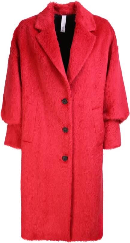 Hevo Santa Caterina coat by HevÃ². The brand evokes the history of Italian fashion with original and contemporary touches , Rood, Dames