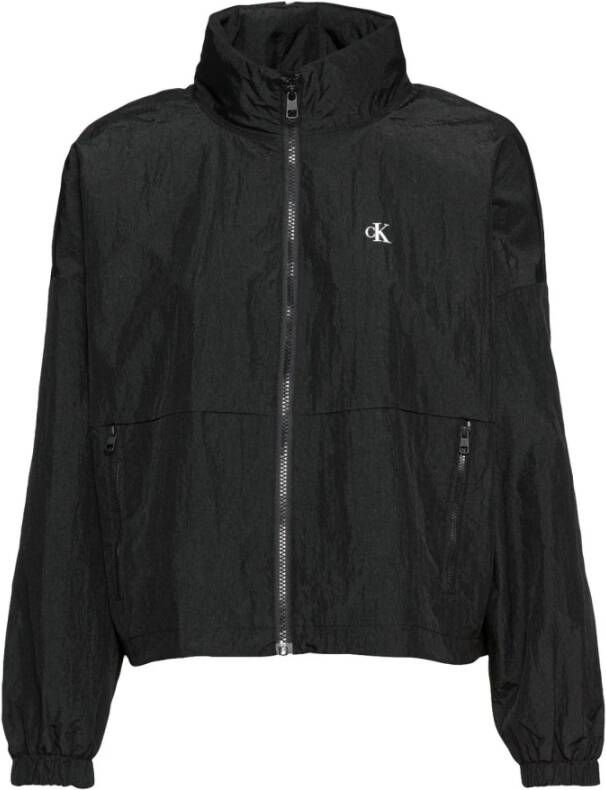 Calvin Klein Windbreaker PACKABLE CRINKLE WINDBREAKER met capuchon en grote logoprint op de rug