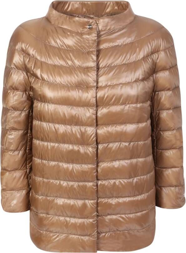 Herno Cape made from iconic ultralight nylon fabric in camel , Bruin, Dames