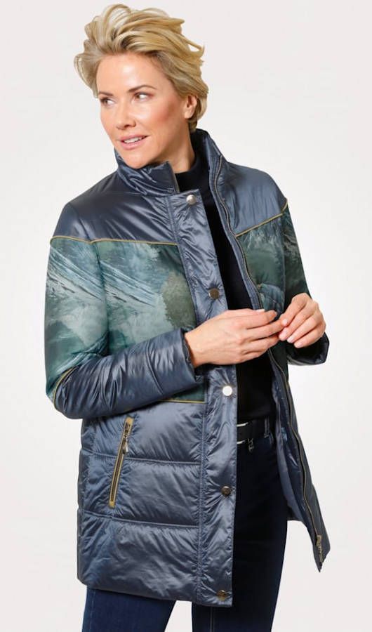 MONA Doorgestikte jas met contrastpaspels Rookblauw/Groen/Mosterdgeel