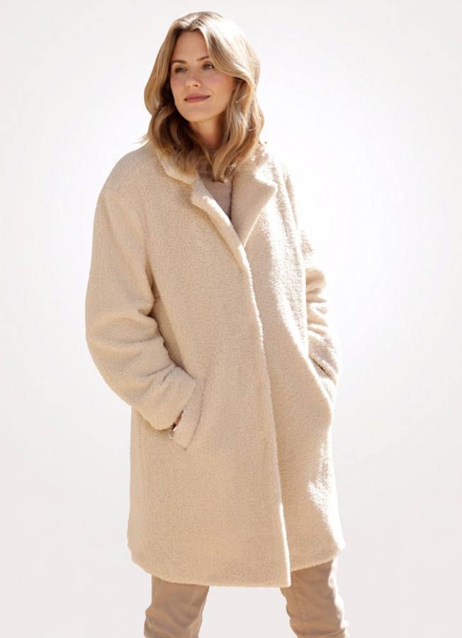 MONA Jas van zacht teddymateriaal Beige
