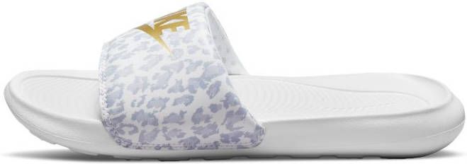Nike Victori One Slipper met print voor dames White/Wolf Grey/Pure Platinum/Metallic Gold Dames