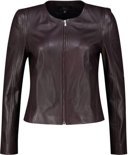 Claudia Strä, ter Jack van leer met steekzakken